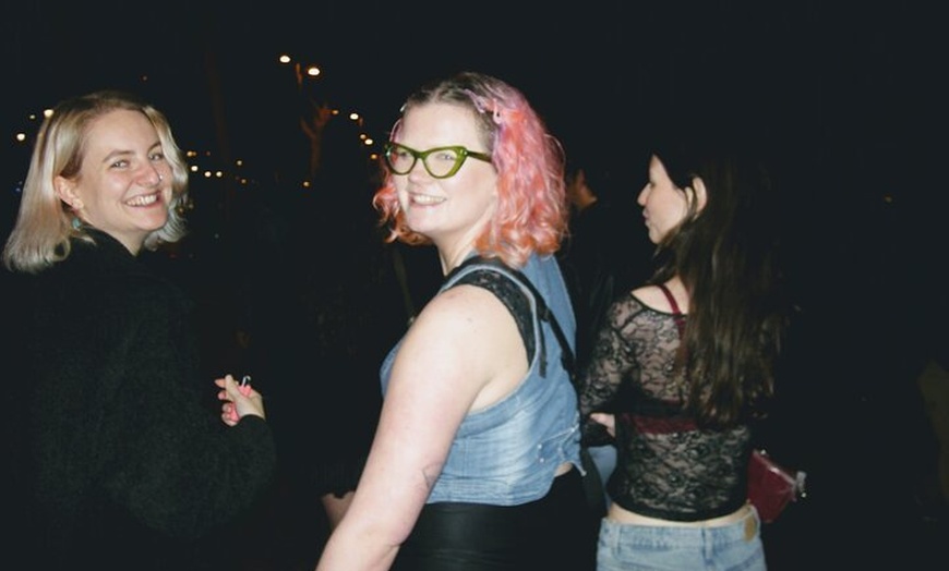 Image 32: OG Barcelona Night Adventure — 3 bares, 3 chupitos y entrada VIP al...