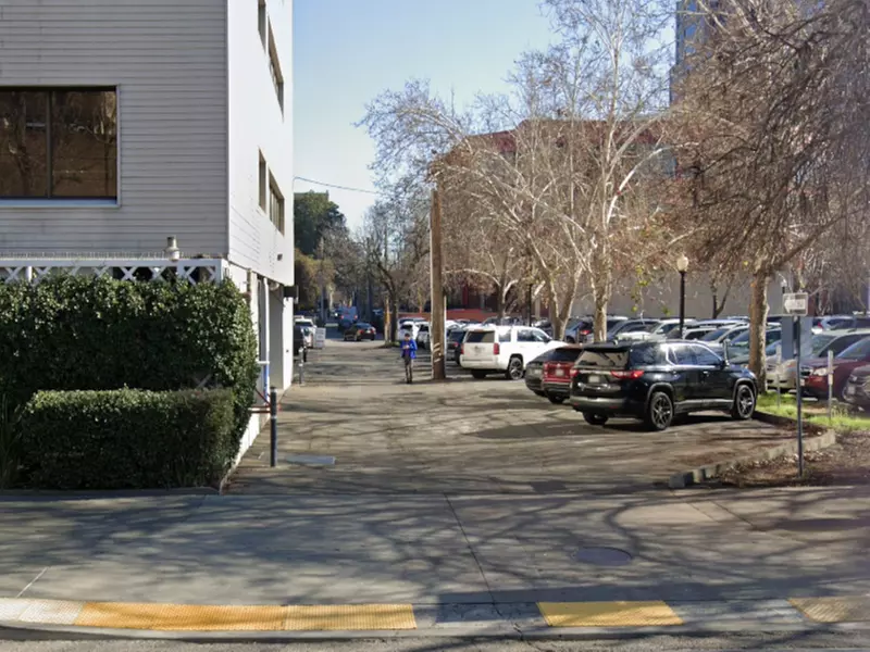 Parking at Goose Lot