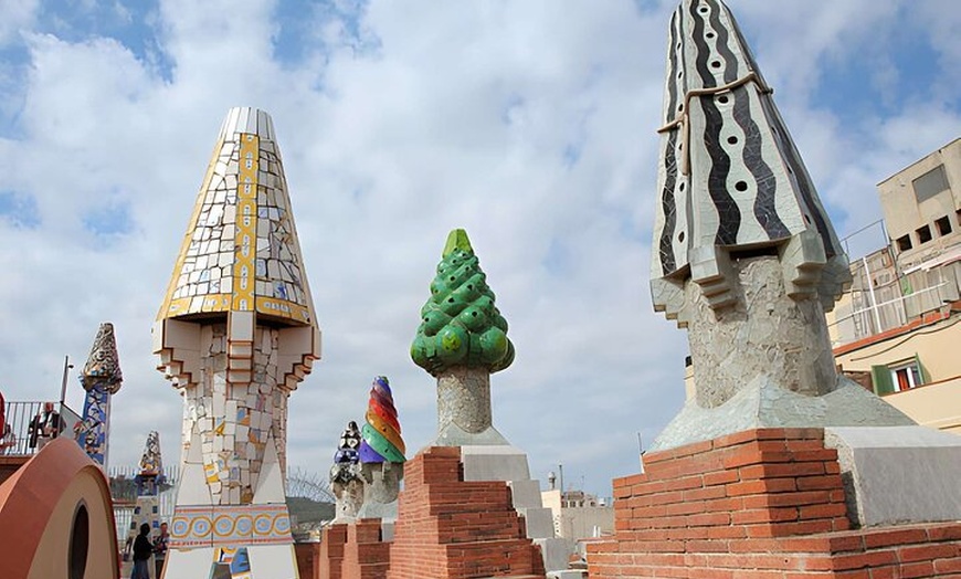 Image 2: Visita guiada a pie por Barcelona Palau Güell