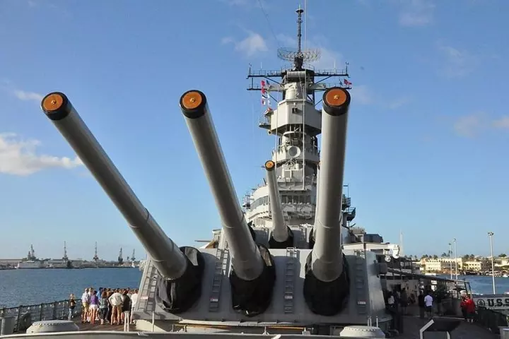WWII Pearl Harbor Heroes Deluxe Tour