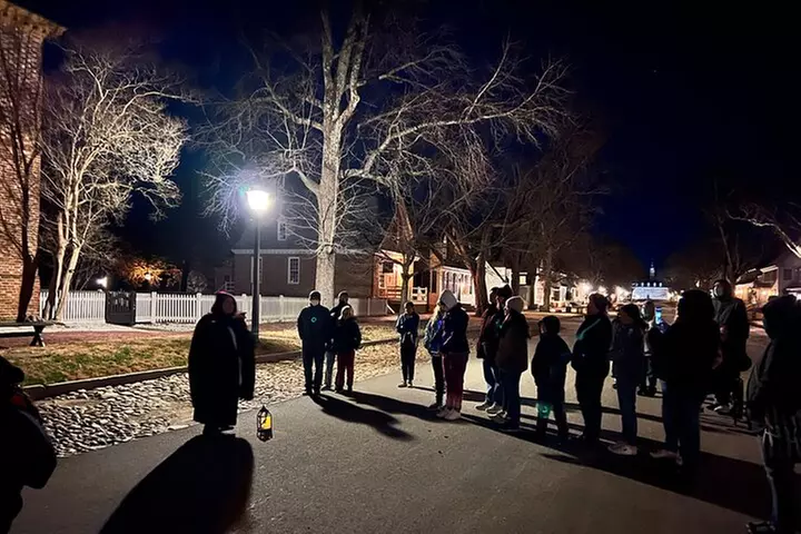 Williamsburg Ghosts, Witches and Pirates Tour