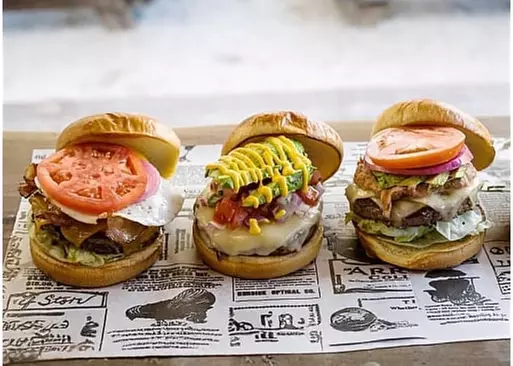 5% Cash Back at 305 Degrees Burgers Hollywood