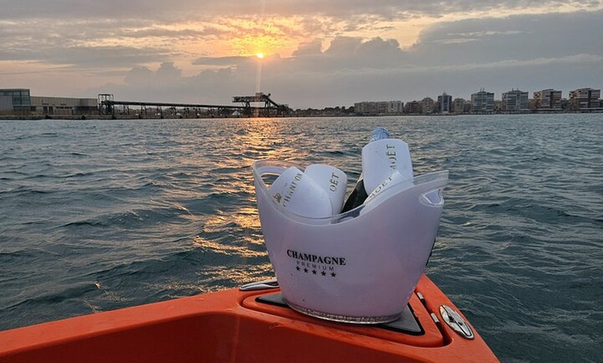 Image 5: Exclusivo Alquiler de Embarcacion Nuva m6 open