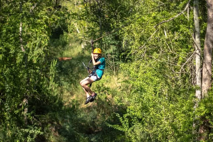 1-Hour 3 Zipline Tour at Coral Crater