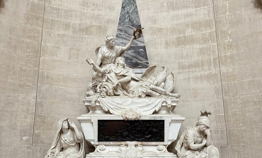 Image 15: Visite de la tombe de Napoléon à Paris