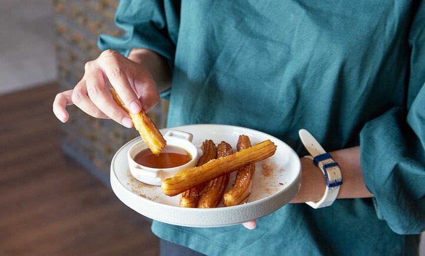 Image 8: Clase de Cocina de Chocolate y Churros en Madrid