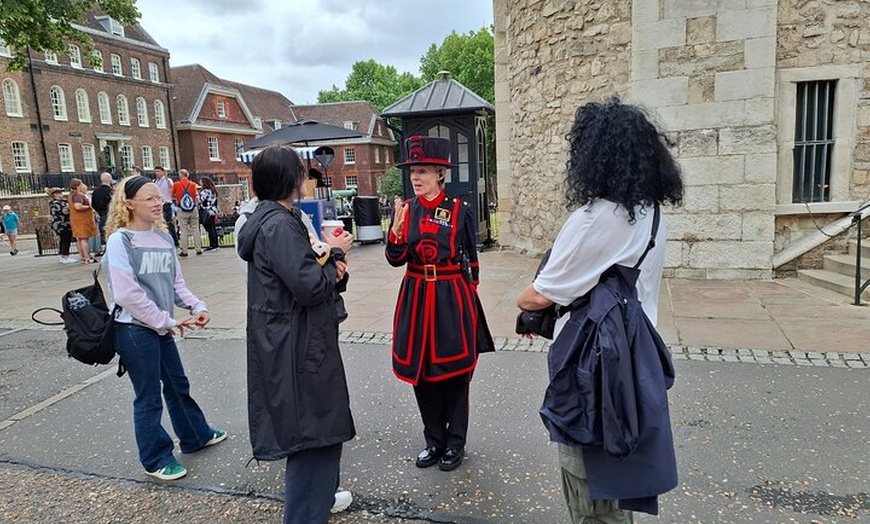Image 6: Private Tour Tower of London and River Cruise with Entry