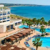 Image 1: ✈ CYPR | Pafos - Ascos Coral Beach Hotel 4*, 3 nocy - Odkryty basen