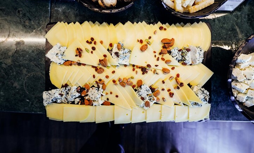 Image 7: Tour Privado a Pie Madrid de los Austrias con Cerveza o Vino