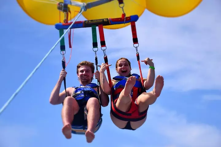 Parasailing in Waikiki from Oahu Hawaii