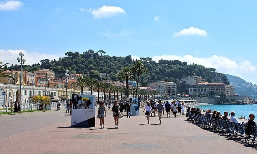 Image 5: Excursion privée d'une journée de 12 heures de Nice à Marseille et ...