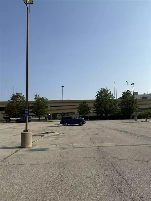 Parking at P812 - 2nd & Michigan Lot
