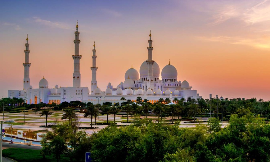 Image 16: ✈ EMIRATS ARABES UNIS | Abu Dhabi - Andaz Capital Gate Abu Dhabi av...