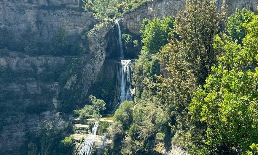 Image 5: Viaje en cascada Sant Miquel del Fai Fuente mágica