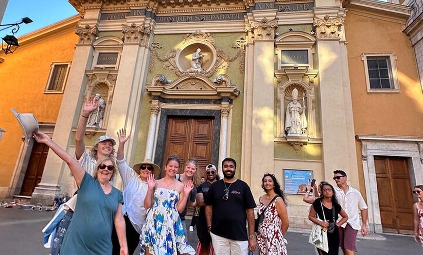 Image 4: Belle visite à pied de la vieille ville et de la promenade des Anglais