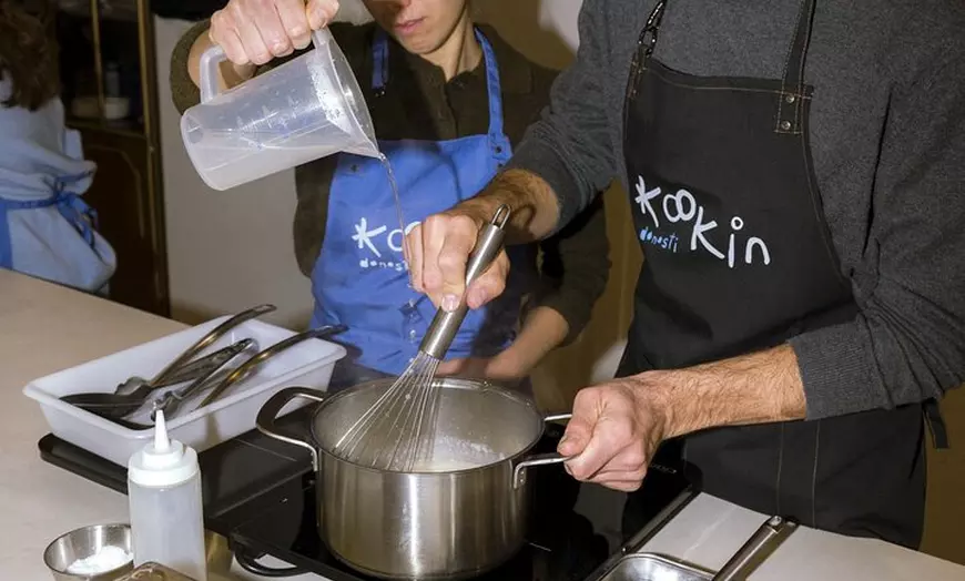 Image 8: Clase Cocina Vasca: Visita al Mercado y Clase Práctica Castellano