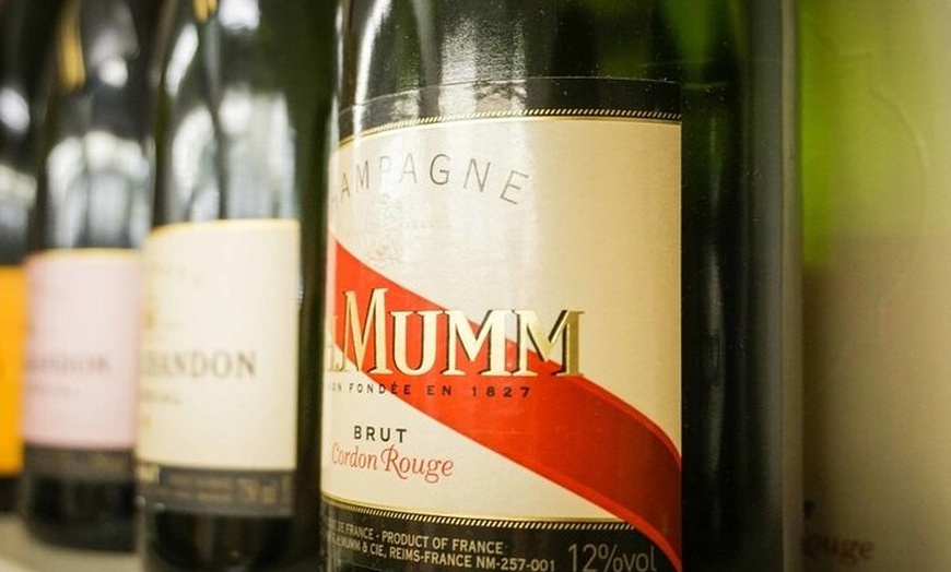 Image 7: Champagne Mumm à Reims Excursion privée d'une demi-journée au dépar...