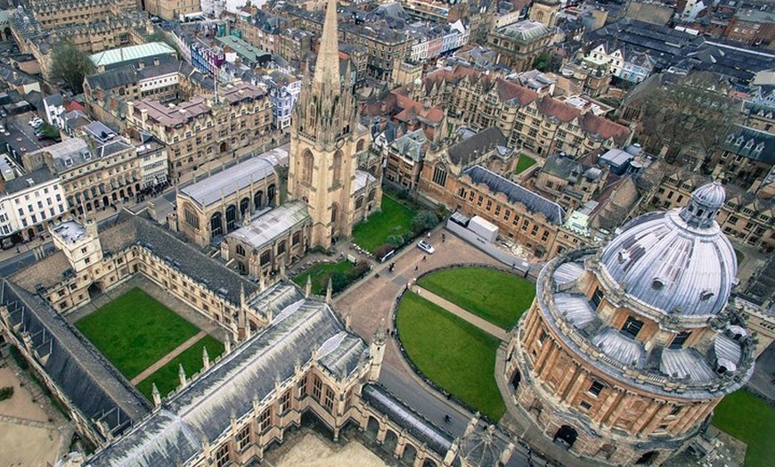 Image 2: Tour of Oxford, Stratford, Cotswolds with Spanish-Speaking Guide