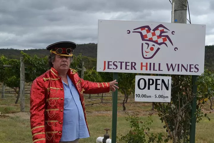 Stanthorpe Small - Group Food Comedy and Wine Tasting Tour