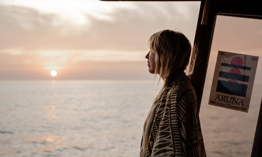 Image 11: Alquiler de barcos de medio día en yate tradicional balear en Ibiza