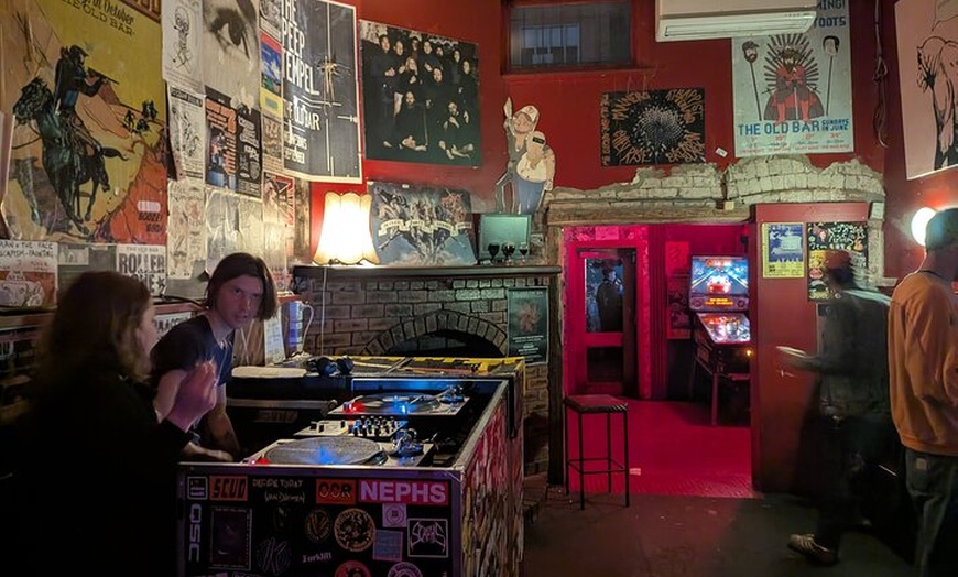 Image 12: Rock'n'roll venues pub crawl including 2 free drinks and history