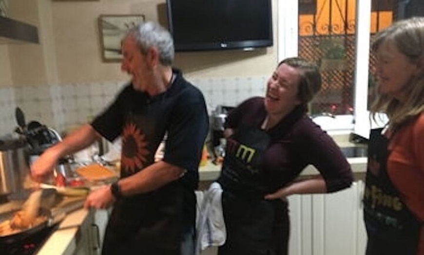 Image 2: Auténtica experiencia de cocina con un chef profesional