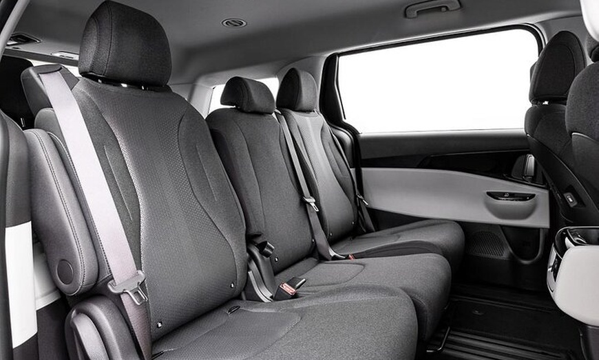 Image 5: Port Douglas to Cairns Airport Private Transfer 1 to 7 Pax