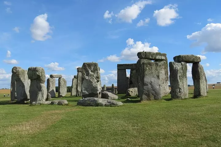 Stonehenge Independent Visit With Private Driver Up To 3 People - Primary Image