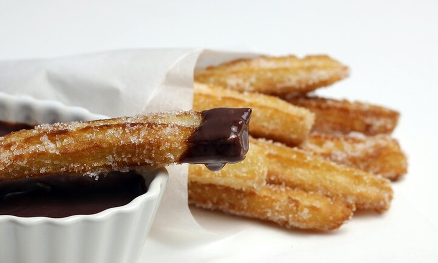 Image 5: Tour gastronómico y a pie por la mañana de Barcelona con sabores lo...