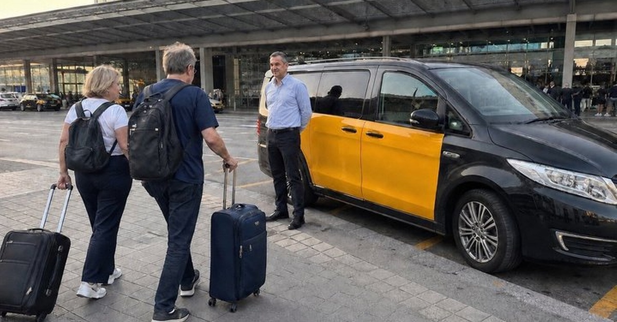Traslado privado en taxi desde Barcelona Sants al puerto de cruceros