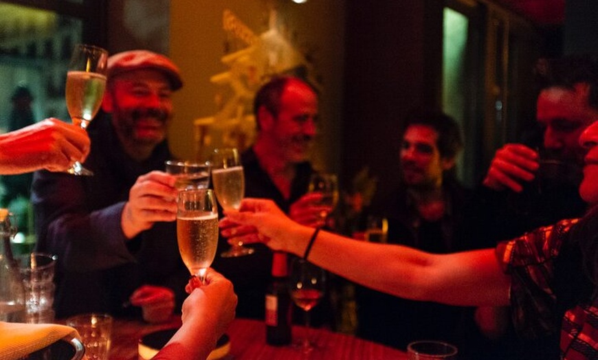 Image 7: Gastronomía local y música en directo en Ciutat Vella Barcelona