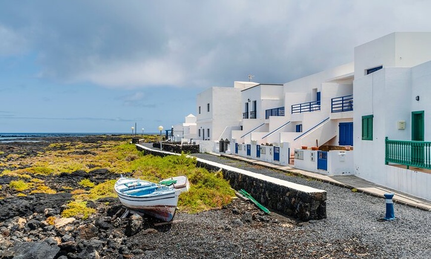 Image 2: Contraste de Fuerteventura con ferry opcional a Isla de Lobos