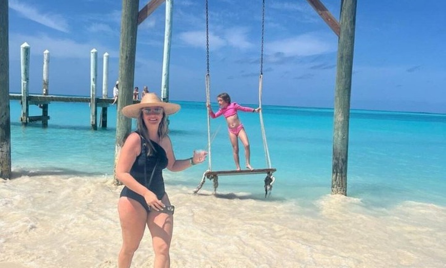 Image 6: Rose Island Snorkeling, Beach Day with Unlimited Rum Punch