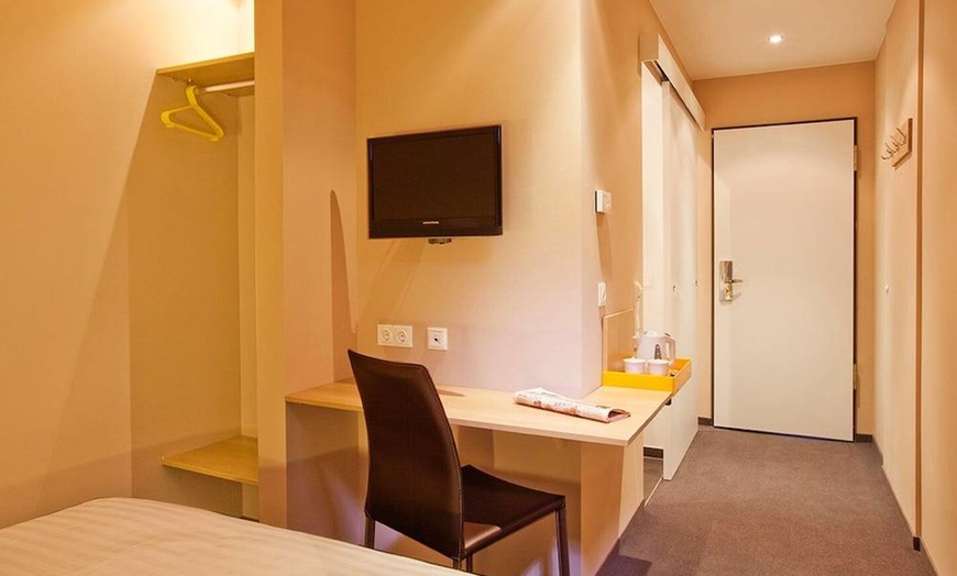Image 2: ✈ NIEMCY | Monachium - Harry's Home Hotel München Moosach 4* - City...