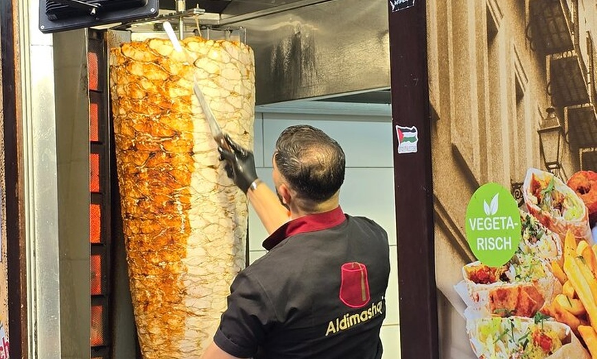 Image 39: Berlin VIP TOUR - Private Bus Tour inklusive Chauffeur und Guide