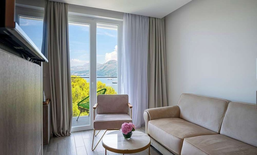 Image 4: ✈ CROATIA | Cavtat - Hotel Cavtat 3*, 3 nights - Outdoor swimming pool