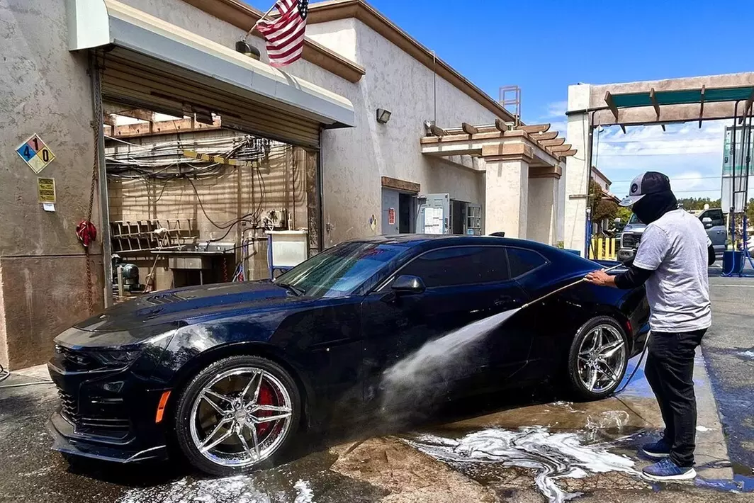 $17.50 For An Interior & Exterior Platinum Car Wash (Reg. $34.99)