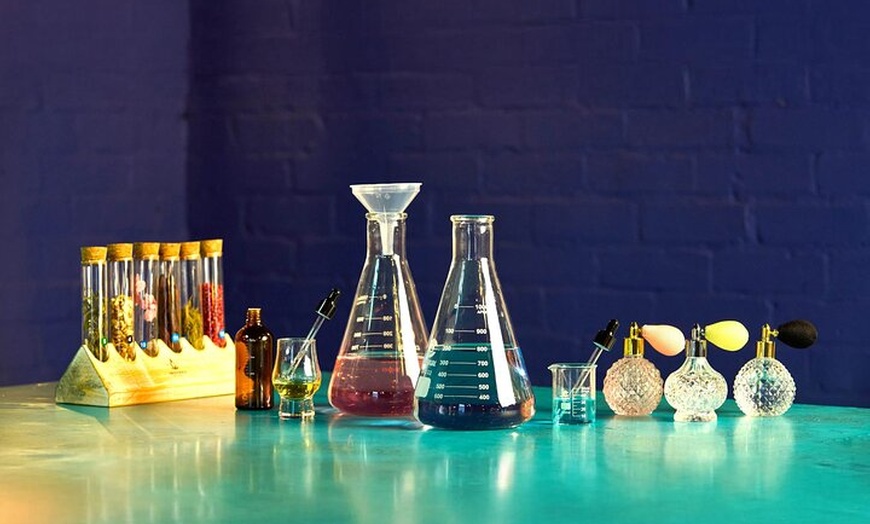 Image 5: London: Gin Lab - Make your own gin