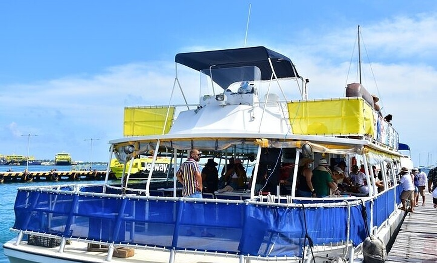 Image 4: Isla Mujeres Private Catamaran Tour with Transportation