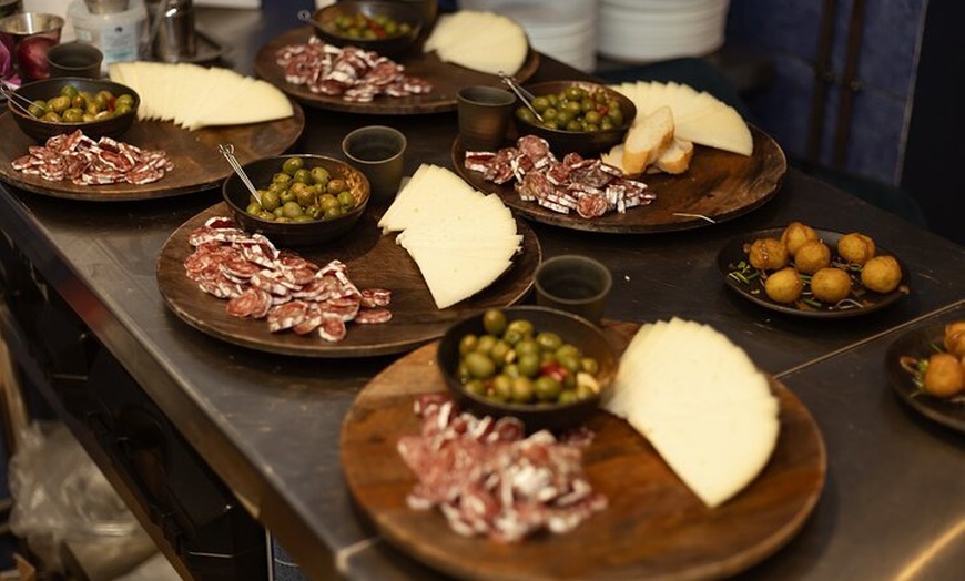 Image 29: Experiencia de cata de vinos con un sumiller profesional en el cent...