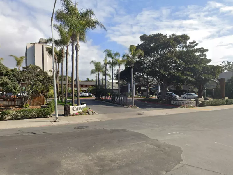 Parking at Catamaran Resort Hotel and Spa Lot