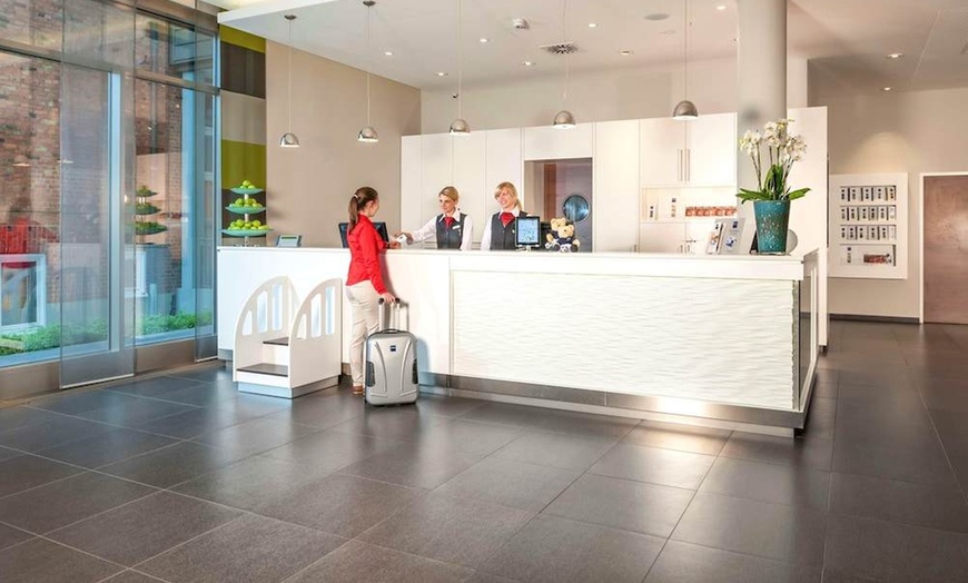 Image 2: ✈ NIEMCY | Hamburg - Dorint Hotel Hamburg Eppendorf 4* - City break