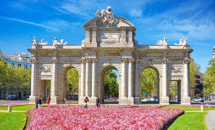 Image 7: Tour privado a pie por el casco antiguo de Madrid y el centro de la...