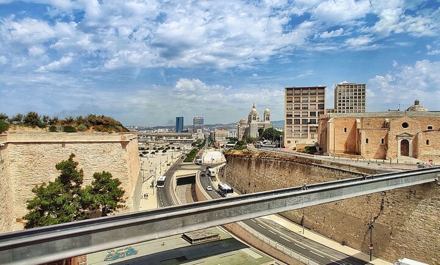 Image 4: Explorez Marseille à votre rythme Guide audio immersif
