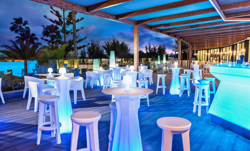 Image 9: ✈ LANZAROTE | Playa Blanca - Elba Premium Suites - Adults Only 4* -...