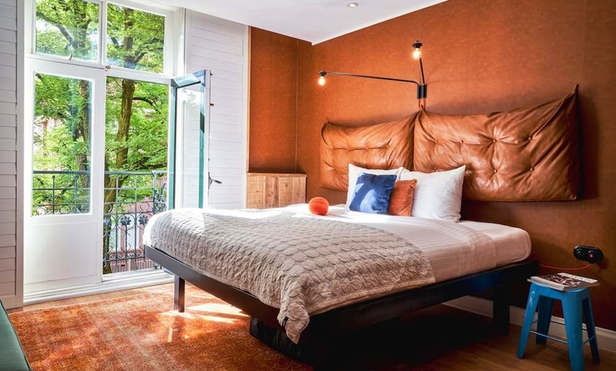Image 1: ✈ PAESI BASSI | Amsterdam - Max Brown Hotel Museum Square 3* - Cent...