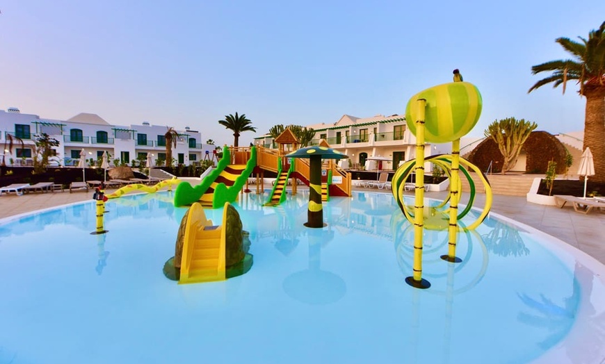 Image 2: ✈ LANZAROTE | Playa Blanca - MYND Yaiza 4* - Demi-pension incluse