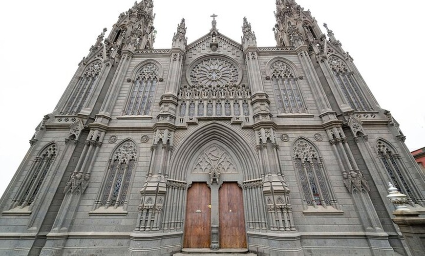Image 2: Tour gastronómico de Gran Canaria con visita a la destilería y almu...