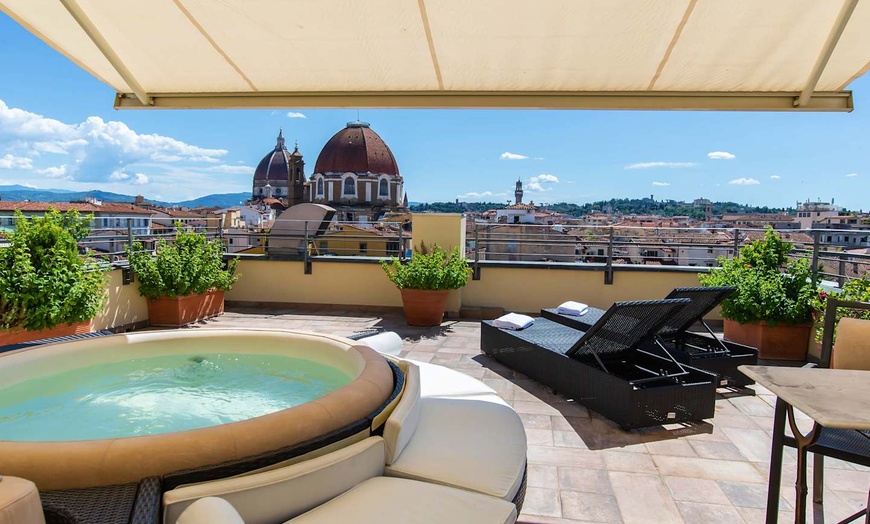 Image 1: ✈ ITALIA | Firenze - Machiavelli Palace 3* - City break