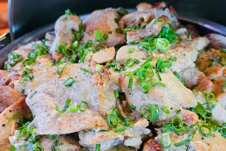 Honolulu: Pacific Star Sunset Dinner Cruise and Show